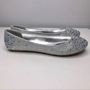 Bamboo Silver with rhinestones Flats Size 8